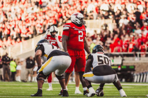 Get to Know New Panthers Defensive Tackle Lee Hunter